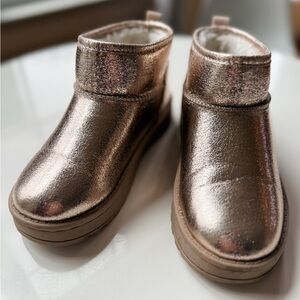 Cozy Gold Metallic Girls Boots
